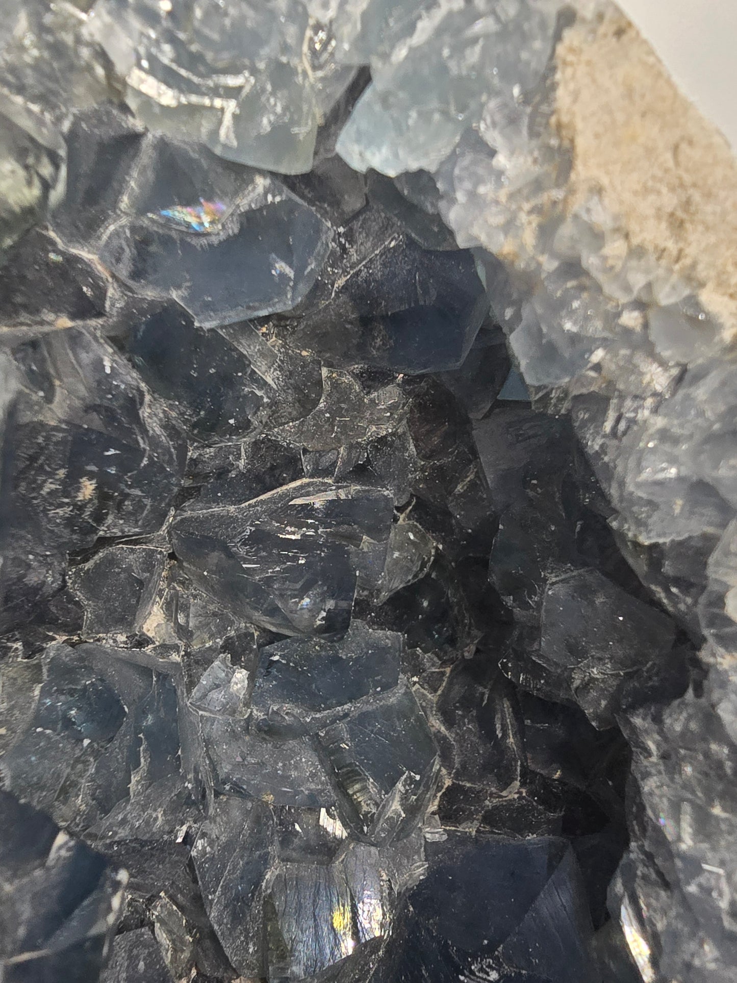 CELESTITE EGG STATEMENT DECOR*