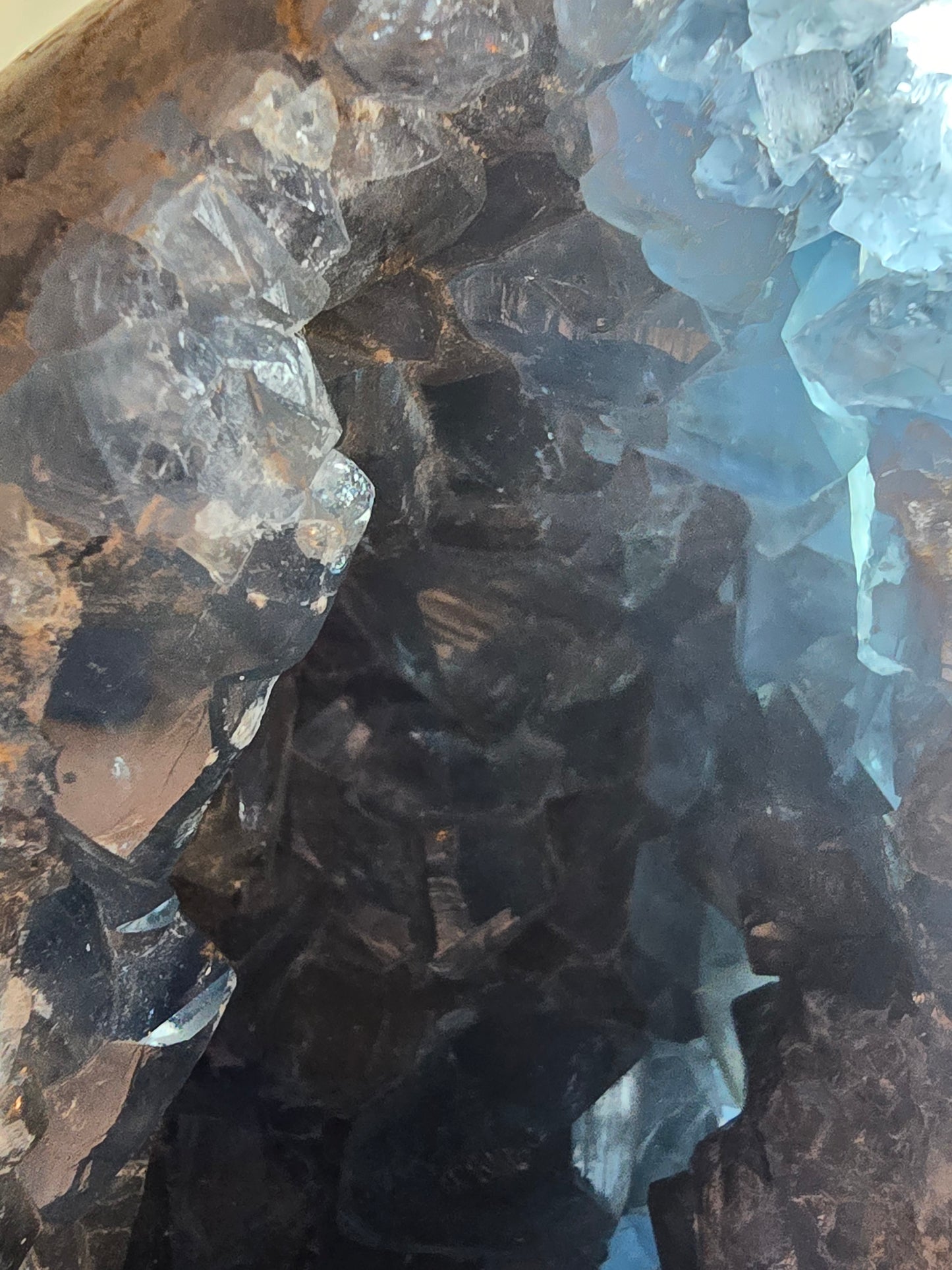 CELESTITE EGG STATEMENT DECOR*