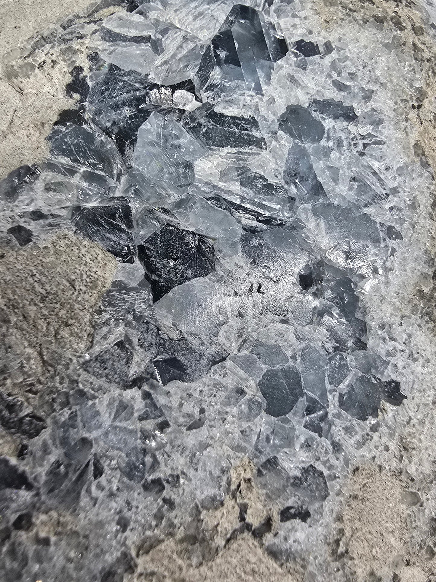 CELESTITE EGG STATEMENT DECOR*