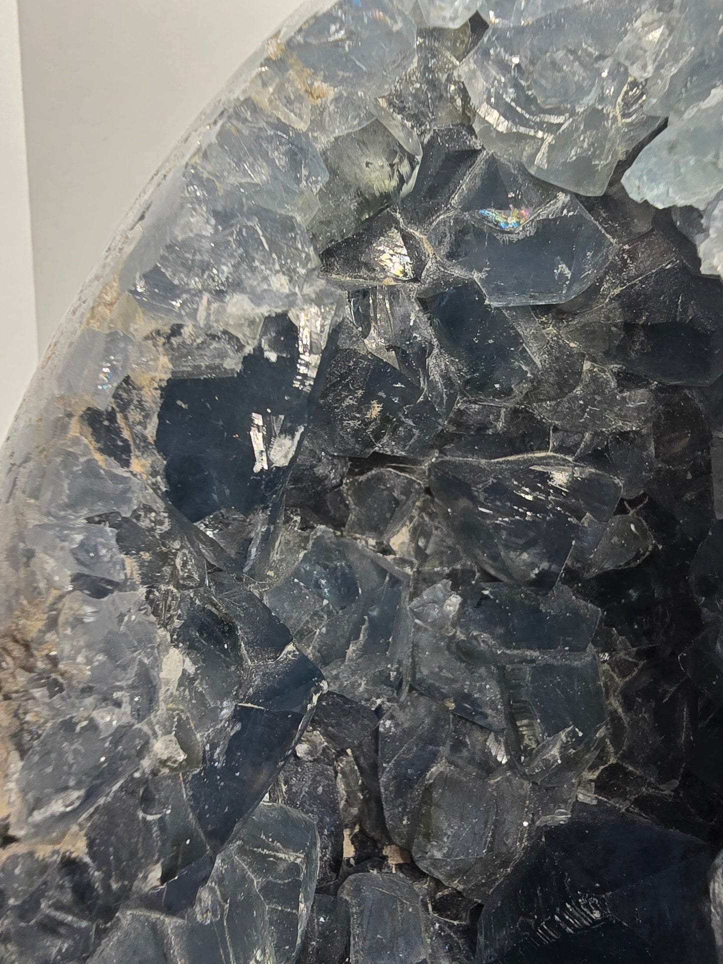 CELESTITE EGG STATEMENT DECOR*