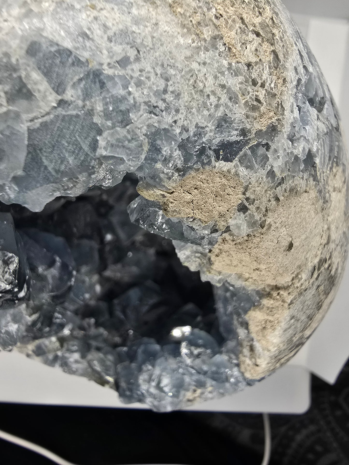 CELESTITE EGG STATEMENT DECOR*